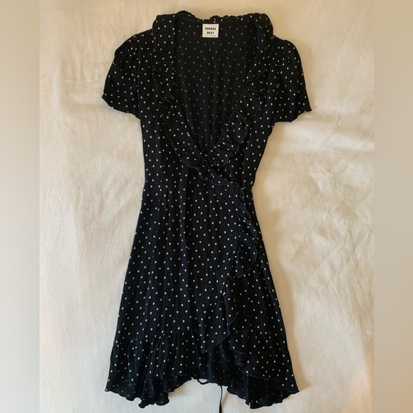 Aritzia Sunday Best Wrap Dress - Picture 3 of 8